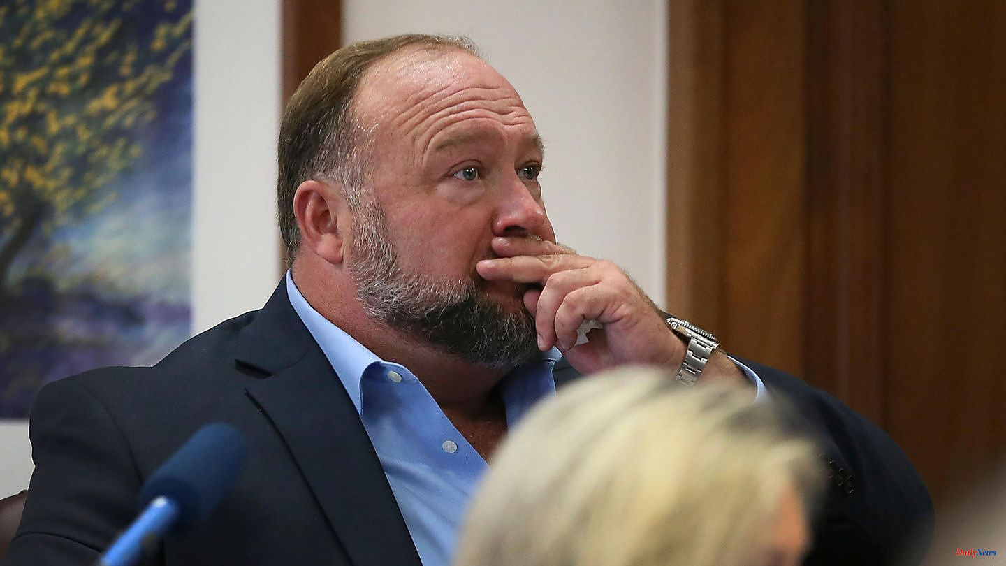 School massacre denied: Amount of damages fixed: US conspiracy theorist Alex Jones now has to pay more than $49 million