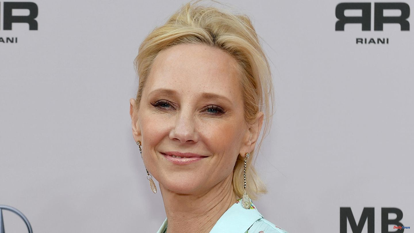 Caught on fire: car accident in Hollywood: actress Anne Heche apparently hospitalized with severe burns