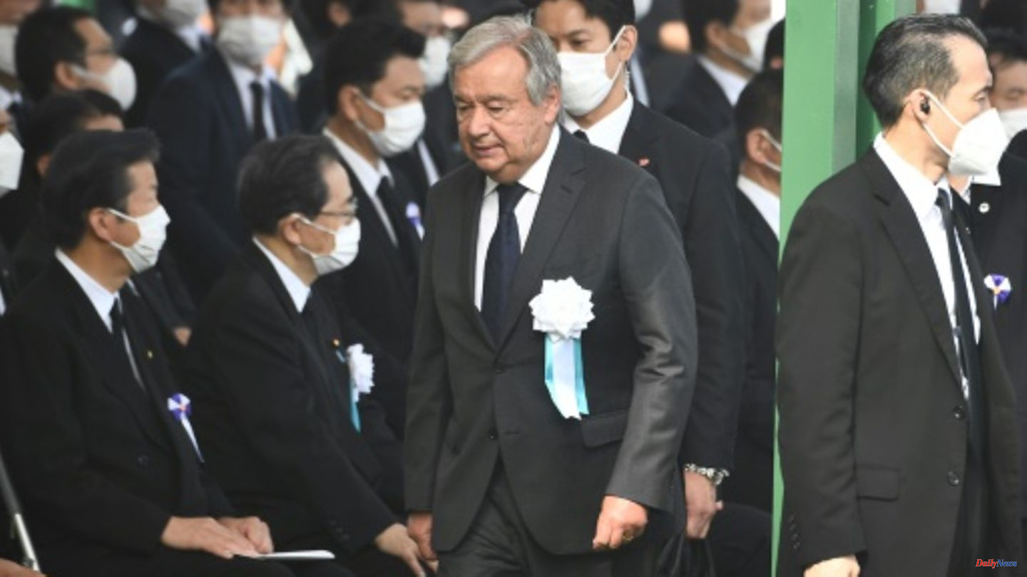 Guterres in Hiroshima: "Humanity is playing with a loaded gun"