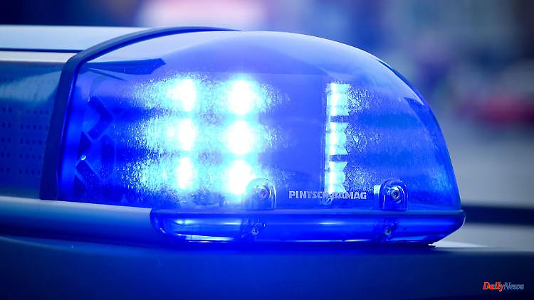 North Rhine-Westphalia: 82-year-old e-bike driver dies after a collision with a car