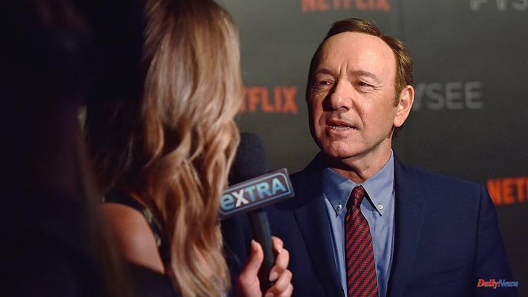 'House of Cards' set offense: Spacey fined $31 million