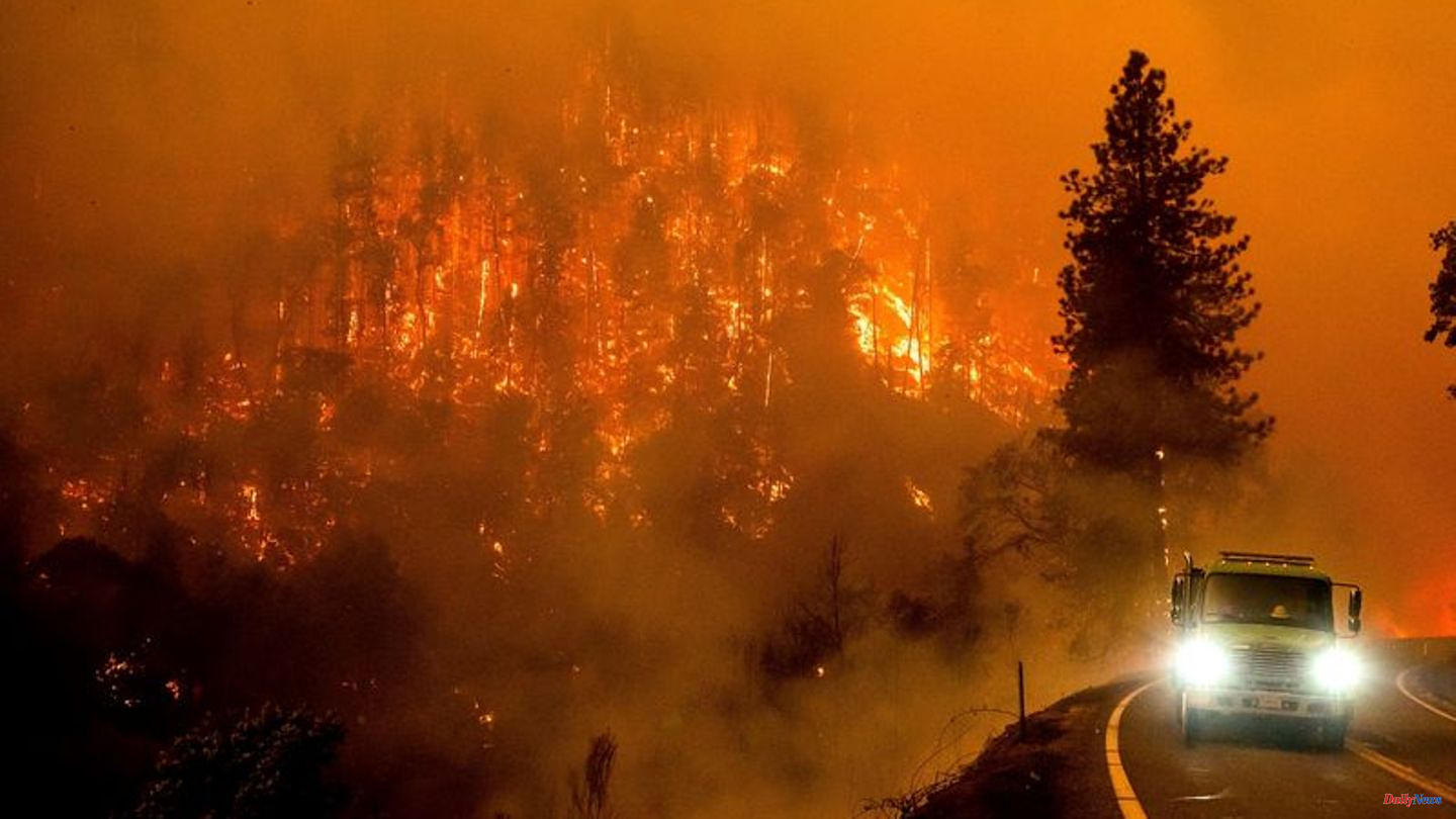 Emergencies: Huge fire in California National Forest