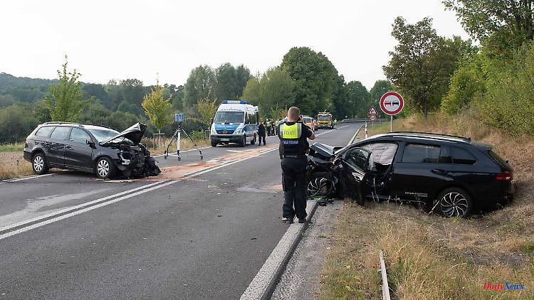 North Rhine-Westphalia: Frontal accident on A3: One dead, five seriously injured