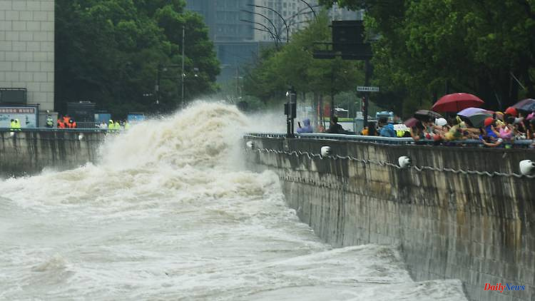 No casualties so far: China saves more than a million people from Typhoon "Muifa"