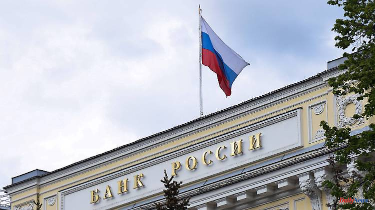 Study: Pre-war GDP not until 2030: Russia's central bank cuts interest rates again