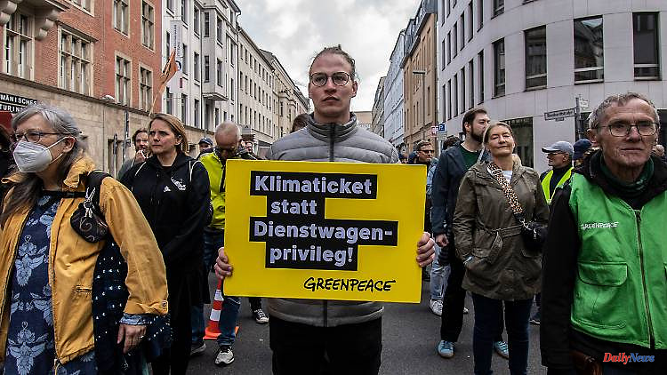 Environmental groups are putting pressure on: countries are demanding more money for the 9-euro ticket successor