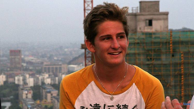 Kalani David was 24: World-class surfer dies after seizure off Costa Rica