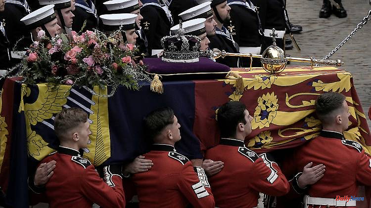 Family funeral: The Queen's coffin has arrived in Windsor