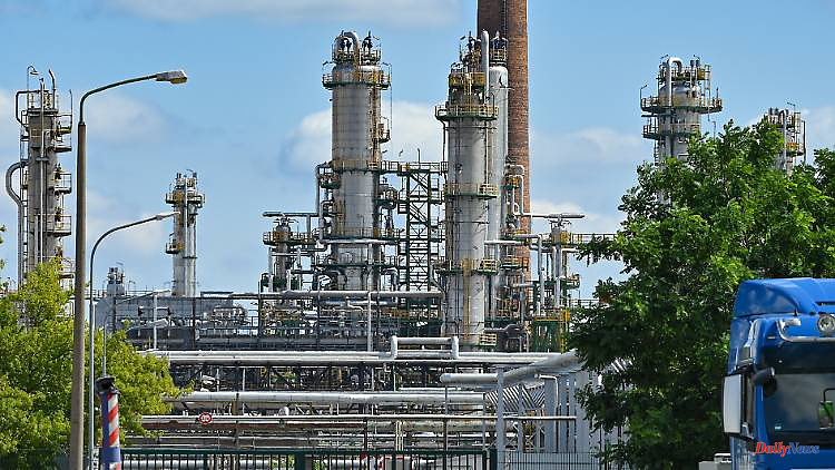 Confederation controls refineries: Rosneft wants to take action against "forcible expropriation".