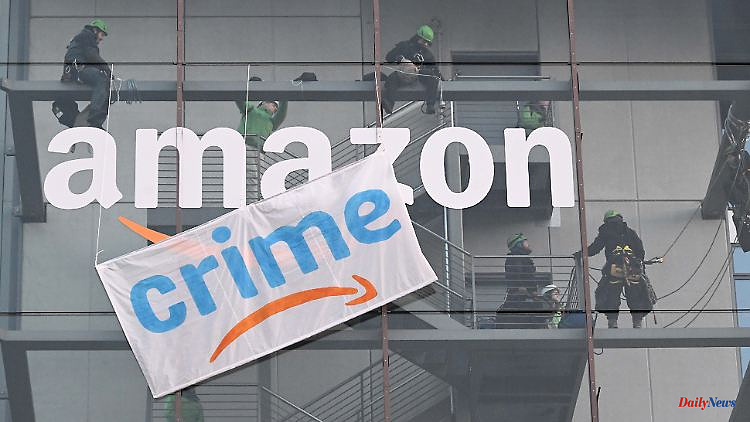 Amazon Black Friday protest: Verdi and Greenpeace go on the barricades