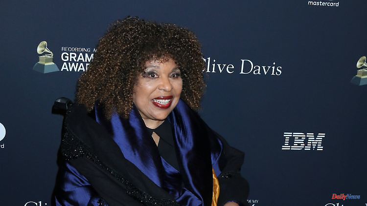 Grammy winner has ALS: Roberta Flack can no longer sing