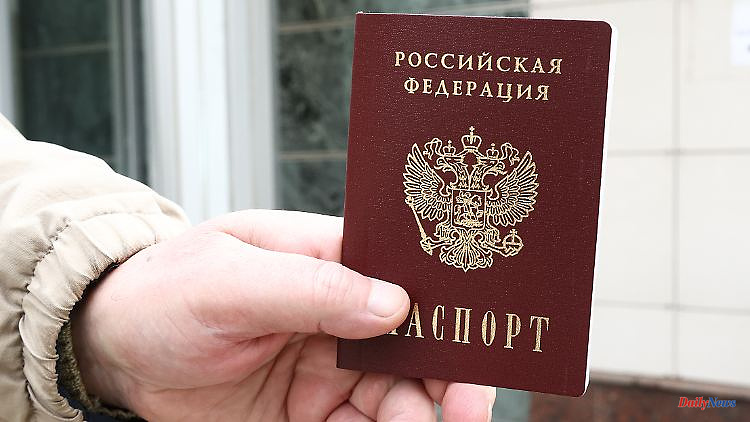 EU plans non-recognition: Russia distributes 80,000 passports in annexed areas