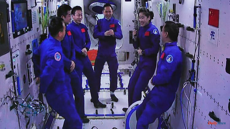Six months in space: Taikonaut crew reaches "Heavenly Palace"