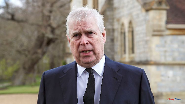 Royal takes on government: Prince Andrew loses police protection