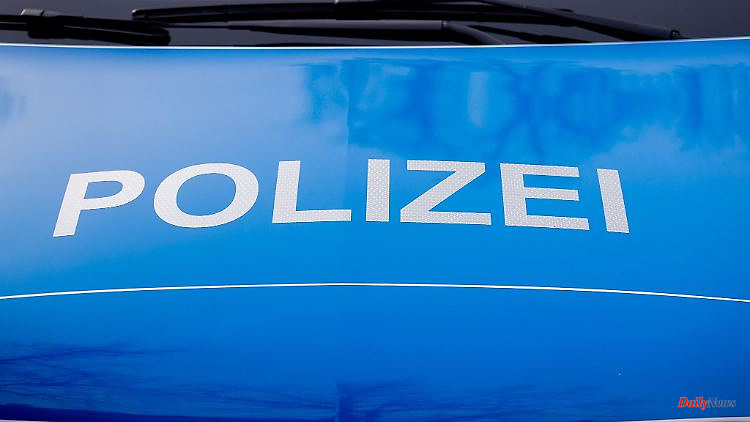 Bavaria: woman drives car with burst tires: car catches fire