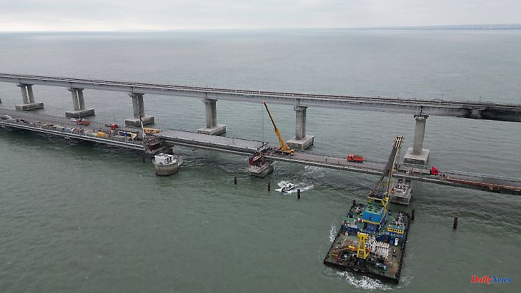 Problem for Russian logistics: Crimean bridge apparently remains broken for months