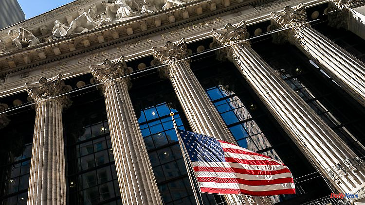 Elections and rates: Wall Street pushes into positive territory