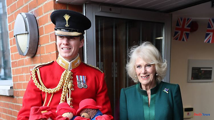 "It was my pleasure": Camilla gives away Paddington teddy bears