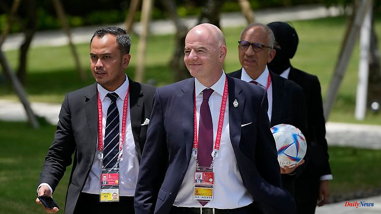 Because the World Cup is in Qatar: FIFA boss Infantino is experiencing megalomania
