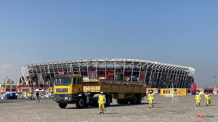 Still a venue the day before: Qatar is already dismantling the first World Cup stadiums