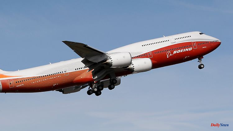 Jumbo jet to be phased out: Boeing delivers the last 747