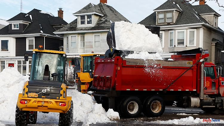 Thaw brings new dangers: Buffalo now fears floods after masses of snow