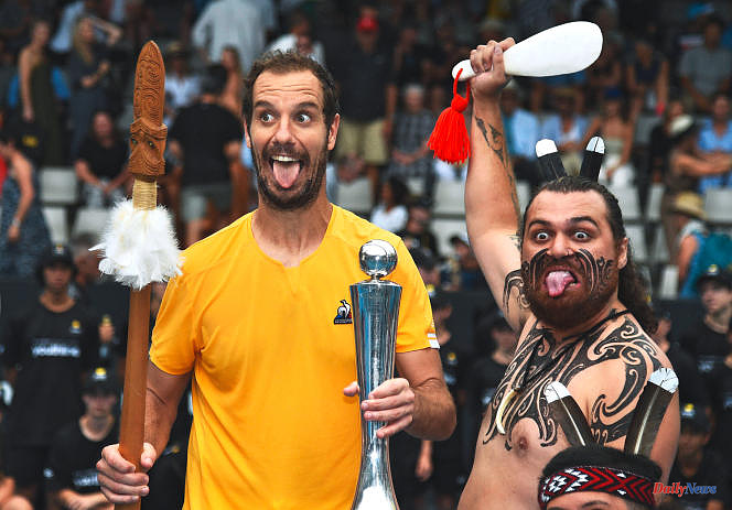 Richard Gasquet among the Maoris, this may be a detail for you...