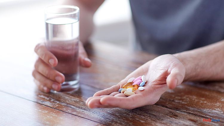 Dietary supplements in the Öko-Test: Three vitamin B-12 preparations failed