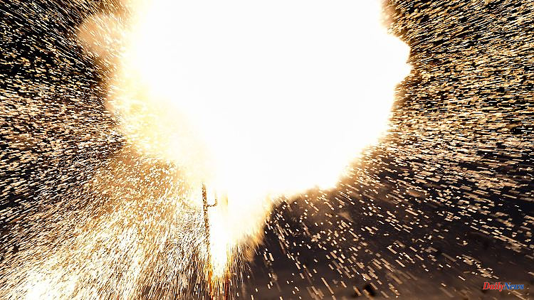 Saxony: Eleven-year-old injured when lighting the remains of fireworks