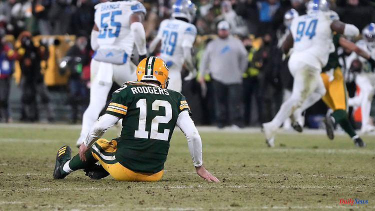 Playoffs without a star quarterback: Lions tear Rodgers down and out of all dreams