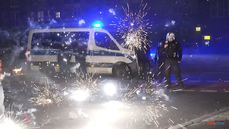 Fired at with New Year's rockets: What we know about the attacks on emergency services