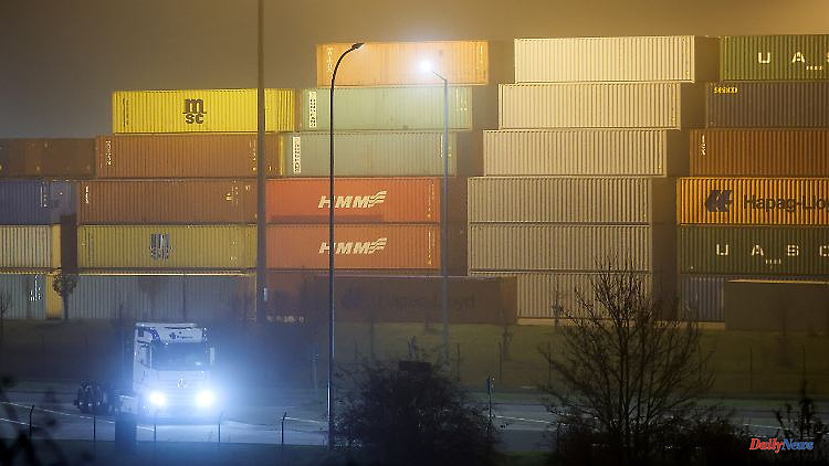 "Anything but rosy": Germany's exports continue to fall