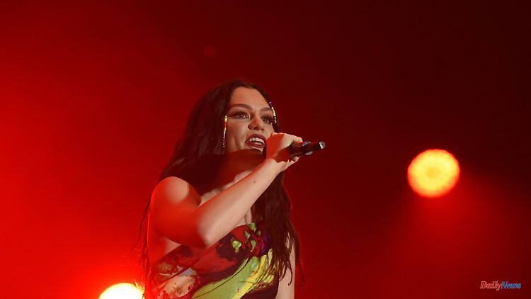 "I'm so happy": singer Jessie J is pregnant