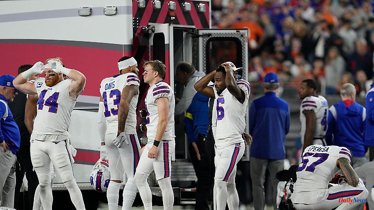 Health status "critical": NFL professional must be resuscitated on the field