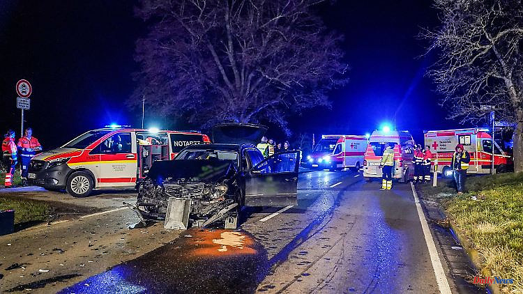 Baden-Württemberg: Five seriously injured in a rear-end collision