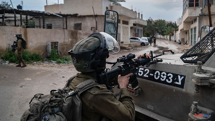 Search for assassins: Israel kills armed Palestinians in raid