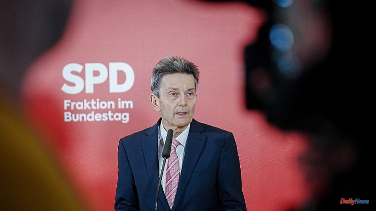 Parliamentary group debates a turning point: what has this war done to the SPD!