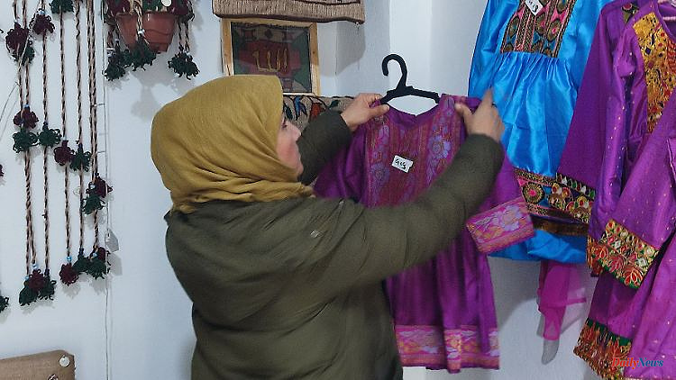 Do women and girls have to serve: Germany is again financing projects in Afghanistan