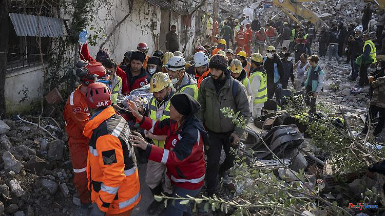 Freed by Istanbul fire brigade: 13-year-old survives ten days under rubble