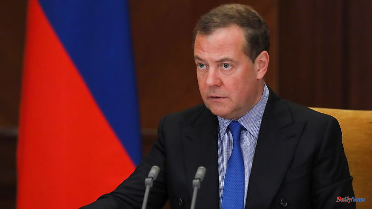 Medvedev raves about Nazis: Kremlin reacts derogatory to "Biden-in-Kiev Show"