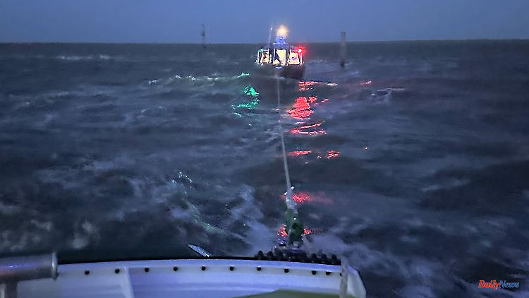 Use in the stormy North Sea: sea rescuers recover damaged island ferry