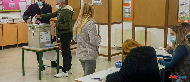 Cypriots elect their president in a tight ballot