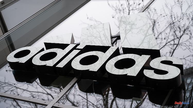 Loss after parting with West: Moody's downgrades Adidas