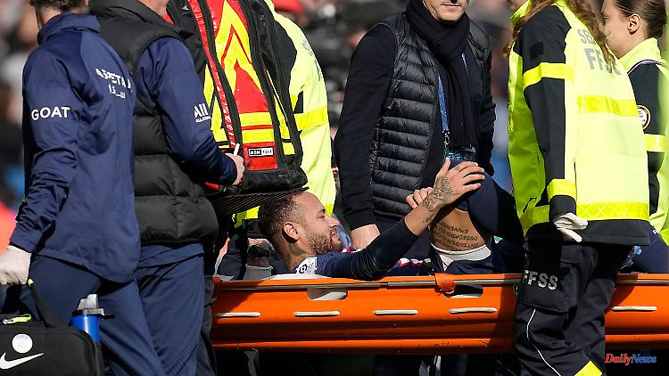Failure against Bayern threatens: Neymar leaves the field injured on the stretcher