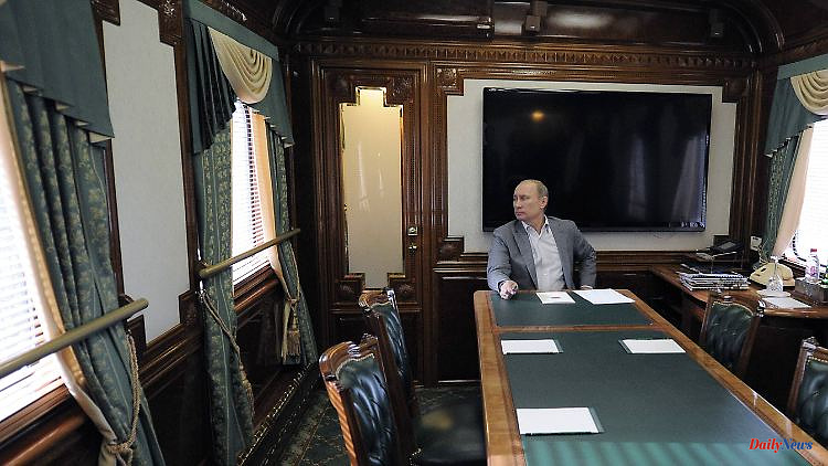 Kremlin boss prefers "undercover": Putin is to travel in an armored special train