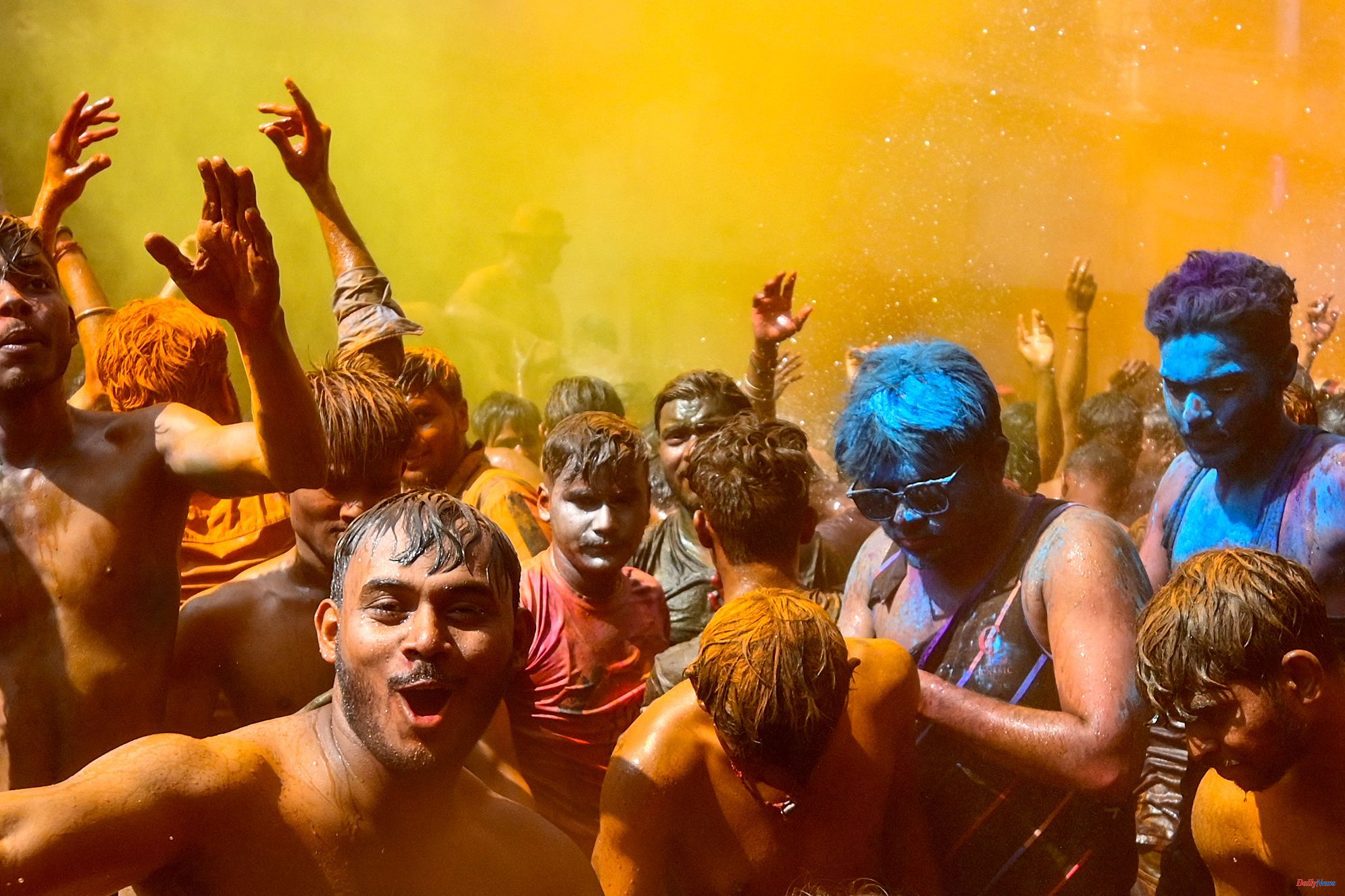 Parties What does Holi mean and what is celebrated in the festival of colors