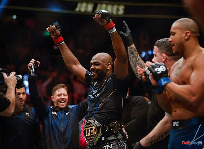 MMA: Frenchman Ciryl Gane quickly beaten by American Jon Jones, crowned UFC heavyweight champion