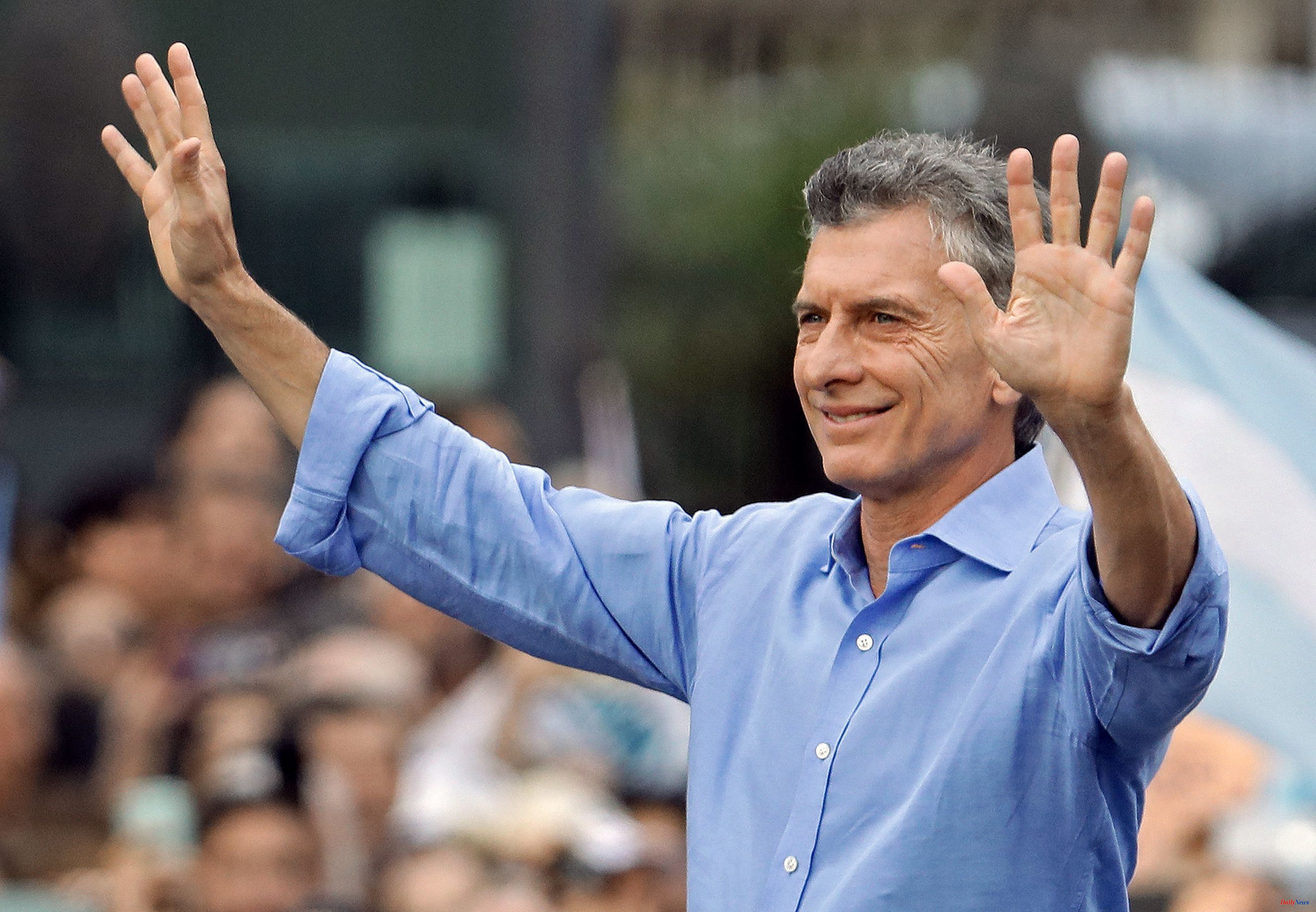 Argentina Mauricio Macri resigns to be a candidate for president and the unknown is what Cristina Kirchner will do