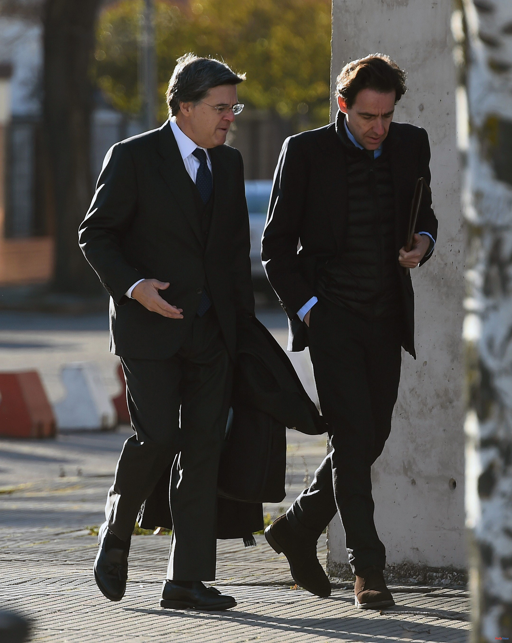 Courts López Madrid is on trial for hiring Villarejo to harass Dr. Pinto