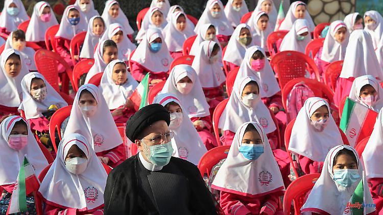 Several girls in the hospital: Other schoolgirls in Iran poisoned